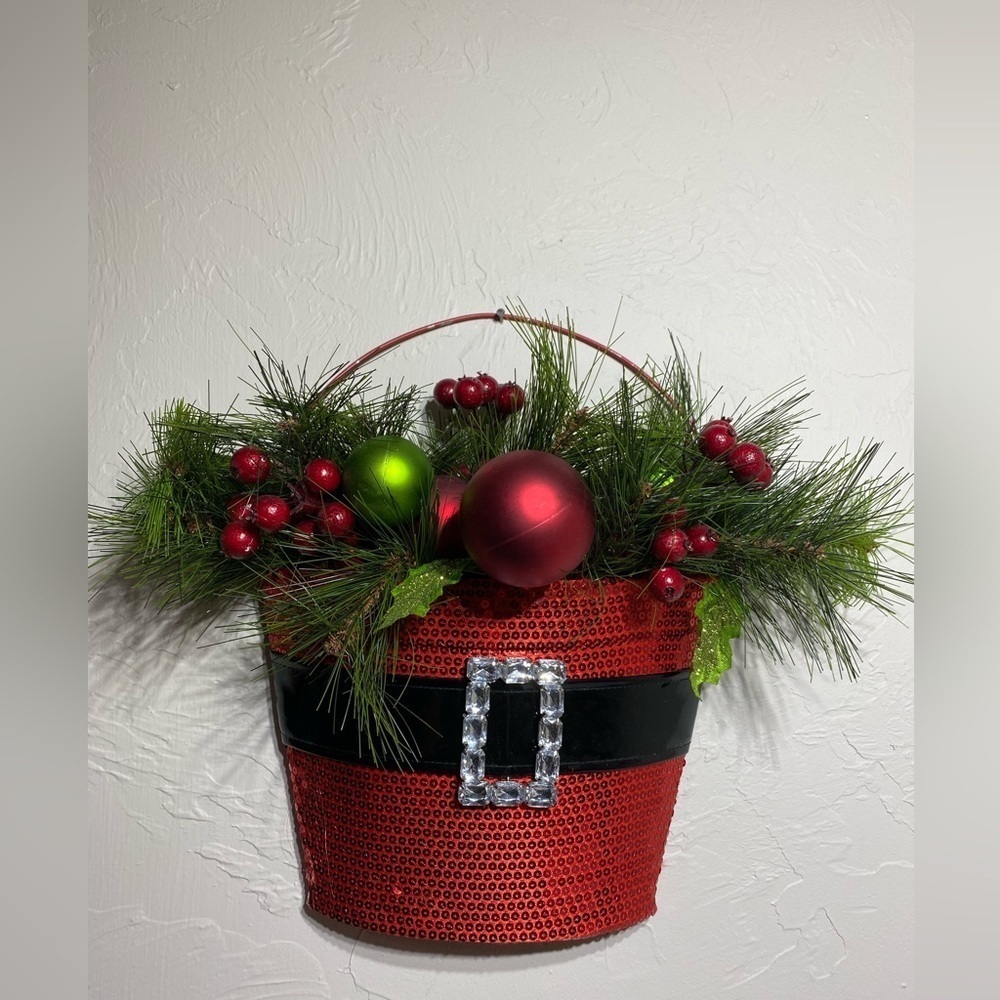 Santa Belt Wall Hanging Centerpiece Decoration Greenery Bulbs
